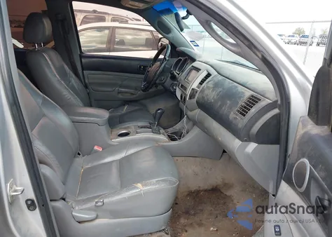 2008 Toyota Tacoma Prerunner V6 z USA, uszkodzony, nr VIN 3TMJU62N18M068031